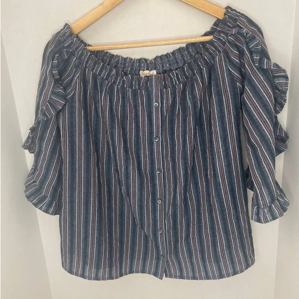 Hem & Thread Blanket Stripe Cold Shoulder Button Top Size Small - Picture 9 of 9